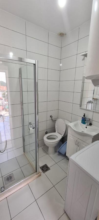 Guest House Ugljevarevic Budva Exterior foto