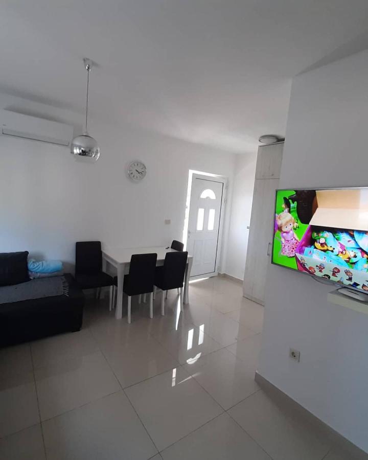 Guest House Ugljevarevic Budva Exterior foto