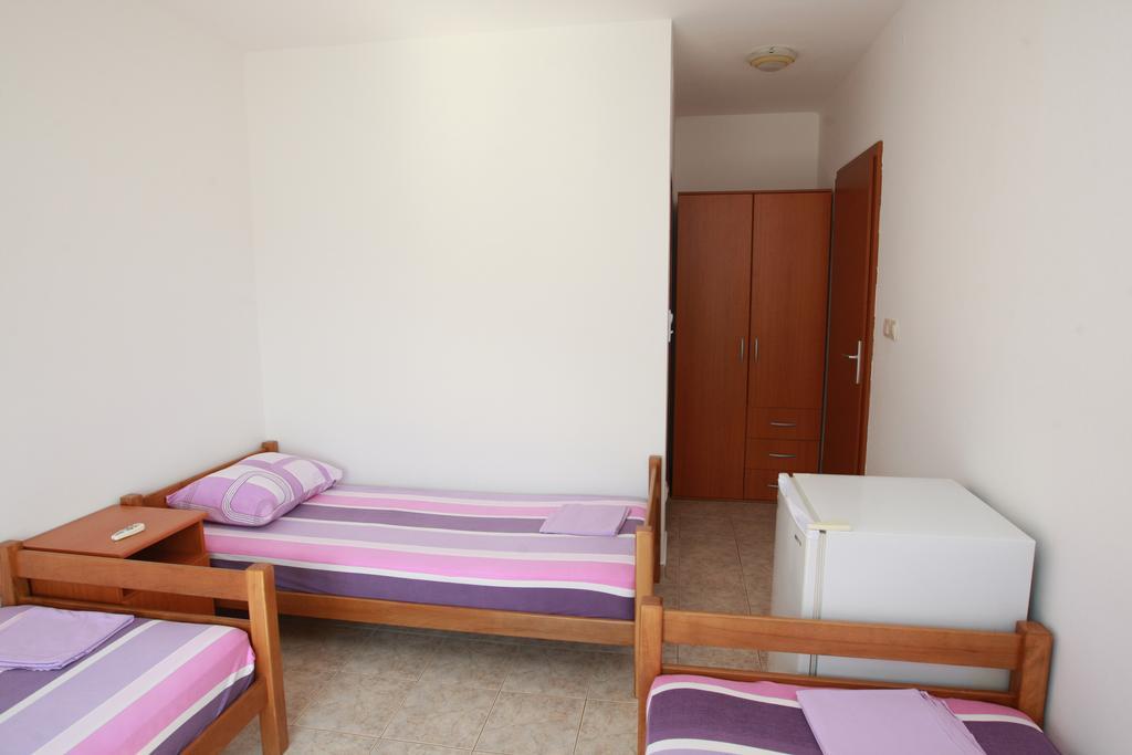 Guest House Ugljevarevic Budva Quarto foto