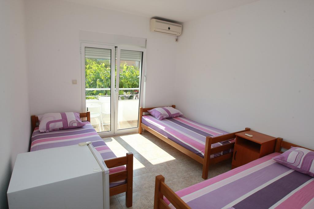 Guest House Ugljevarevic Budva Quarto foto