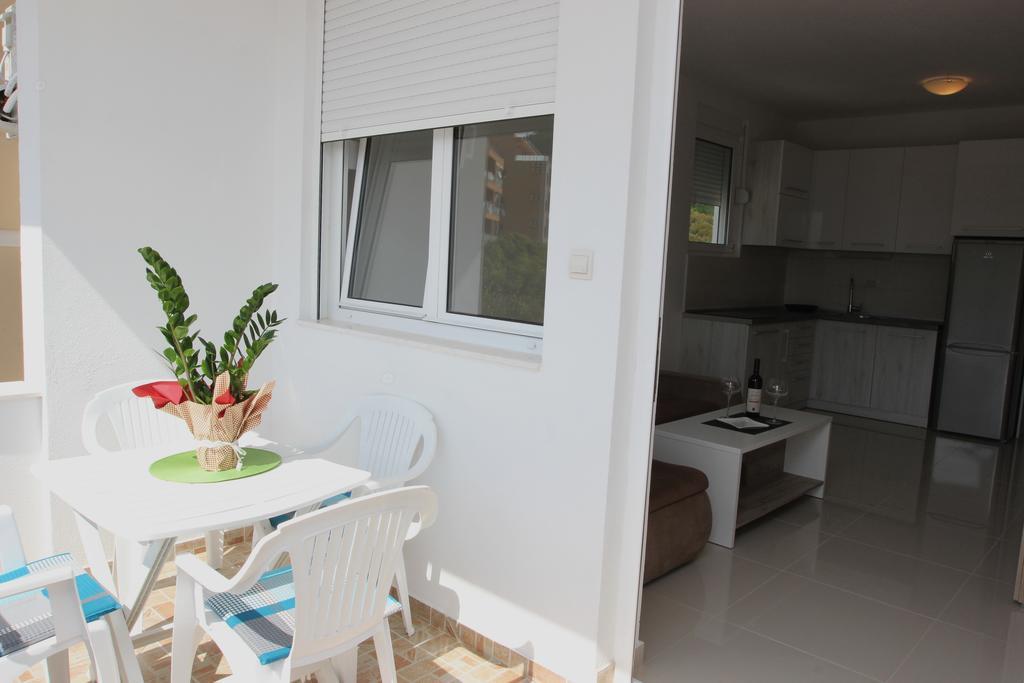 Guest House Ugljevarevic Budva Exterior foto